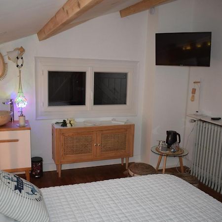 Domaine La Tuilerie Bed & Breakfast Guitres Luaran gambar